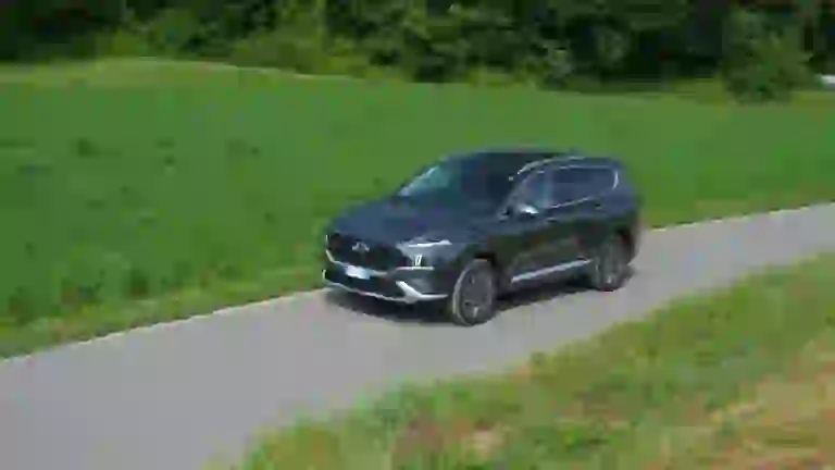 Hyundai Santa Fe Plug-in 2021 - Prova su Strada  - 27