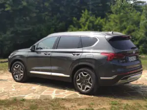 Hyundai Santa Fe Plug-in 2021 - Prova su Strada 