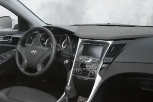 Hyundai Sonata 2011 - 3