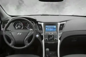 Hyundai Sonata 2011 - 8