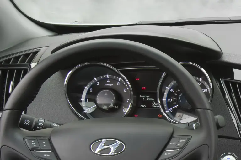 Hyundai Sonata 2011 - 9