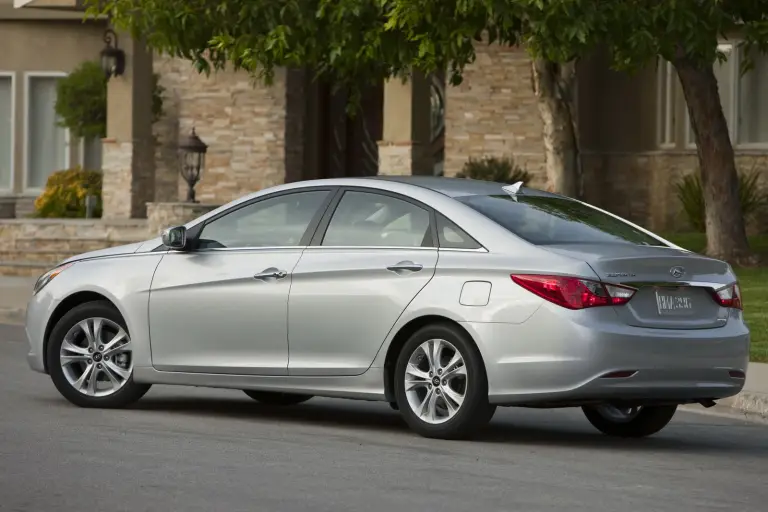 Hyundai Sonata 2011 - 16