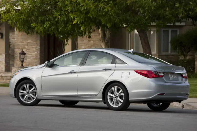 Hyundai Sonata 2011 - 17