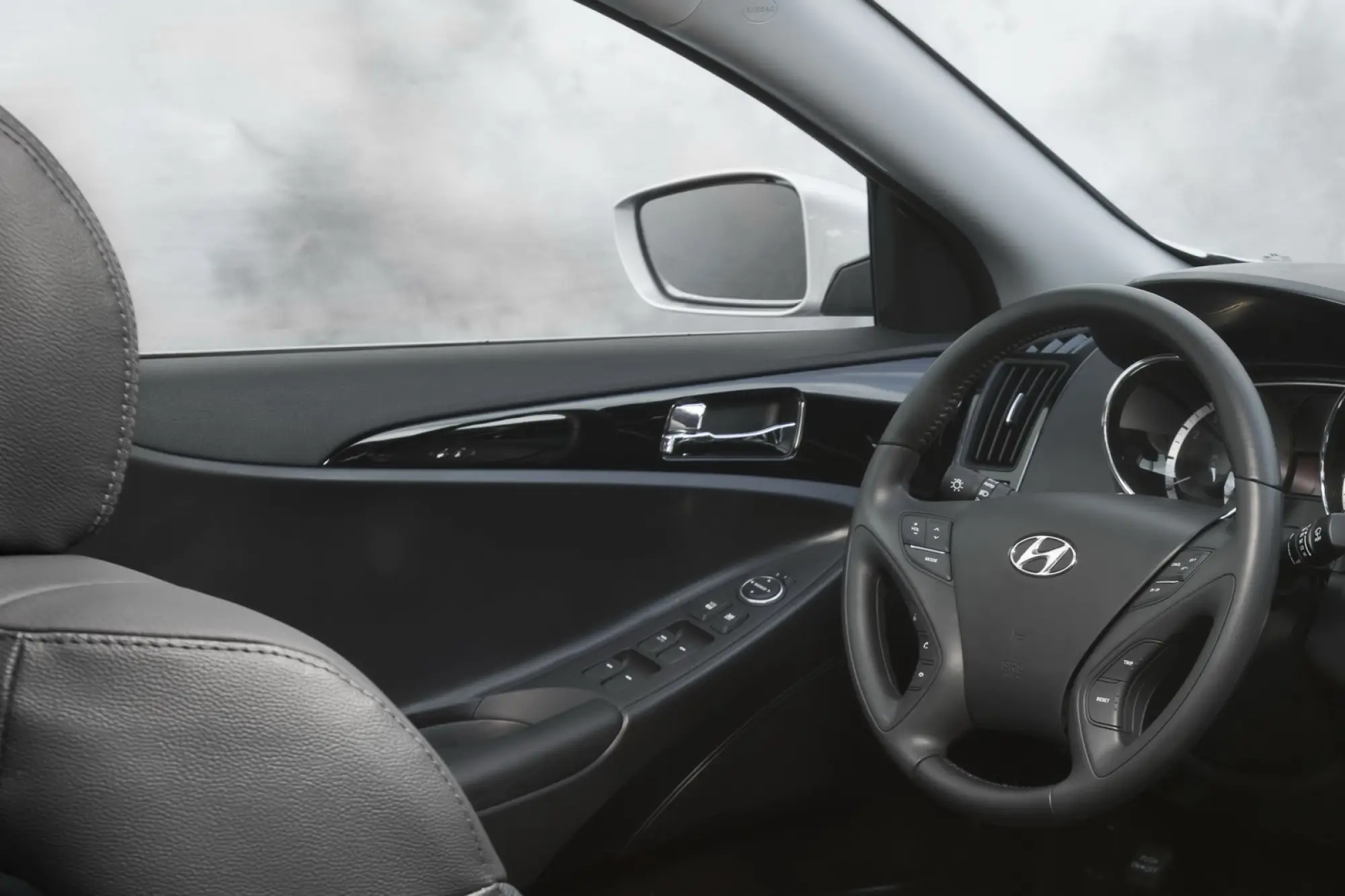 Hyundai Sonata 2011 - 23