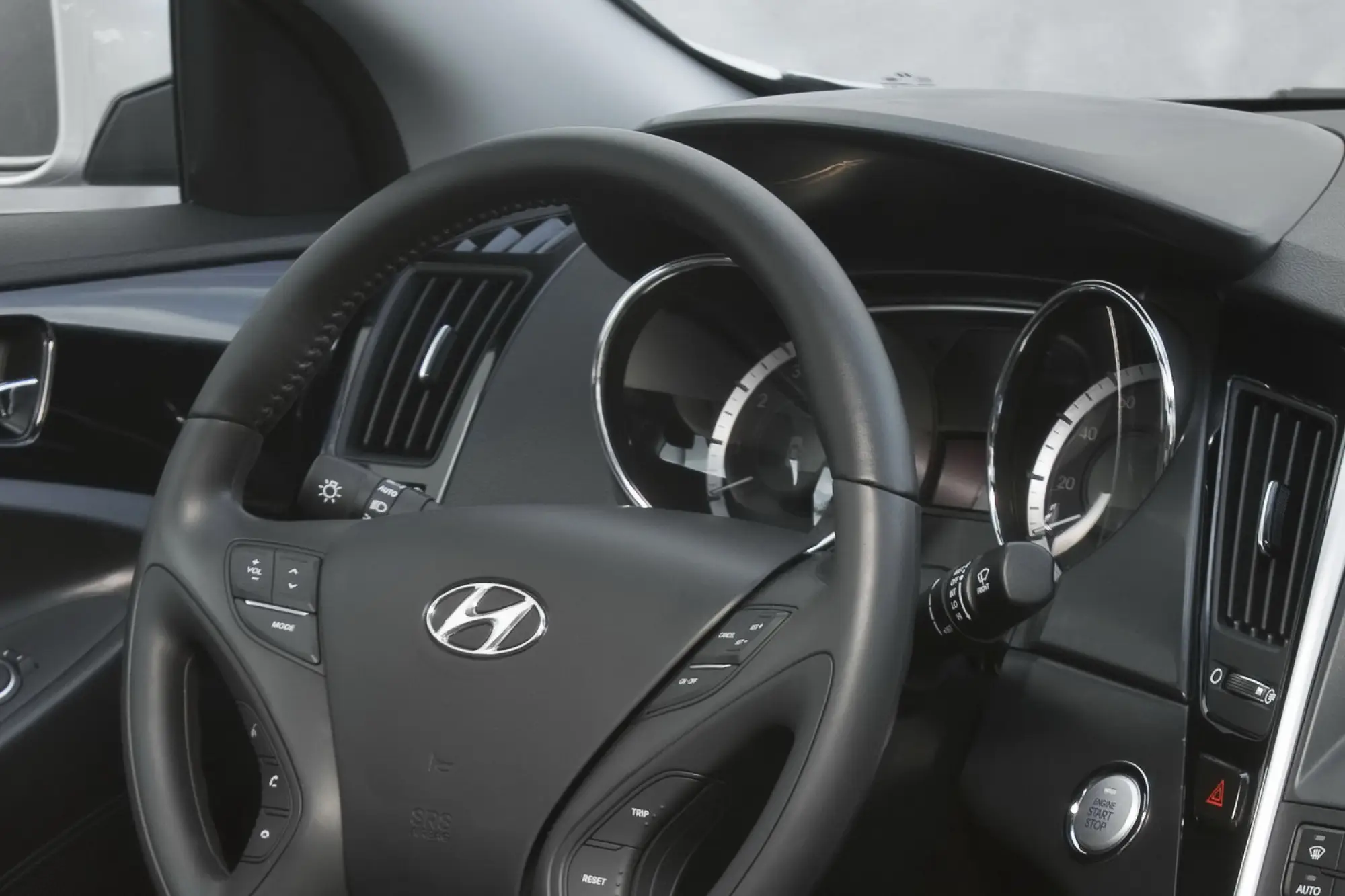 Hyundai Sonata 2011 - 24