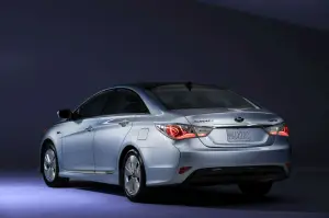 Hyundai Sonata Hybrid - 1