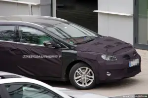 Hyundai Sonata Wagon i40 - Foto spia 01-06-10 - 3
