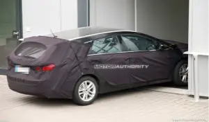 Hyundai Sonata Wagon i40 - Foto spia 01-06-10 - 5