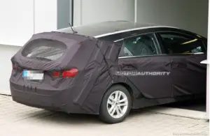 Hyundai Sonata Wagon i40 - Foto spia 01-06-10 - 6
