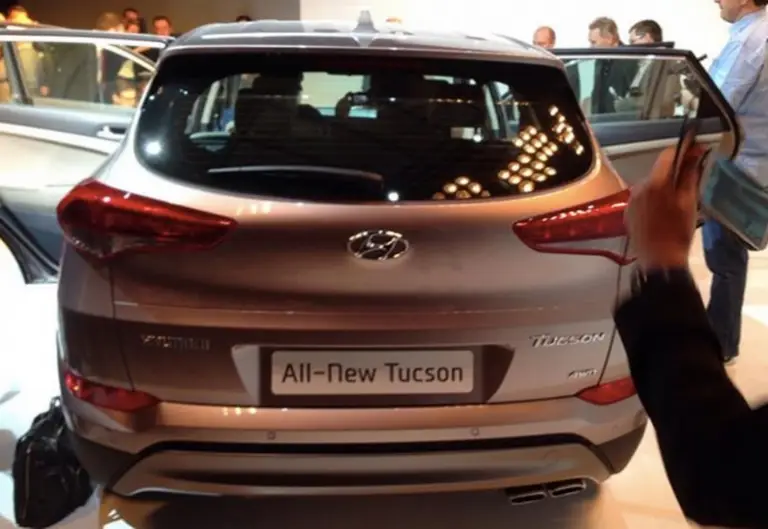 Hyundai Tucson 2016 - prime foto dal web - 2