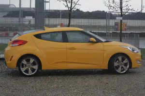 Hyundai Veloster - Test Drive 2012