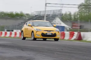 Hyundai Veloster - Test Drive 2012