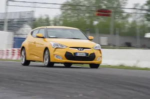 Hyundai Veloster - Test Drive 2012