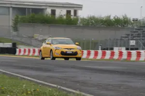 Hyundai Veloster - Test Drive 2012