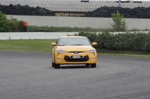 Hyundai Veloster - Test Drive 2012