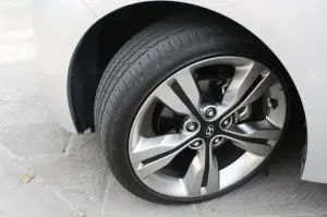 Hyundai Veloster - Test Drive