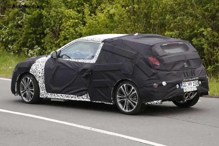 Hyundai Veloster Turbo 2015 - Foto spia 14-05-2014 - 5