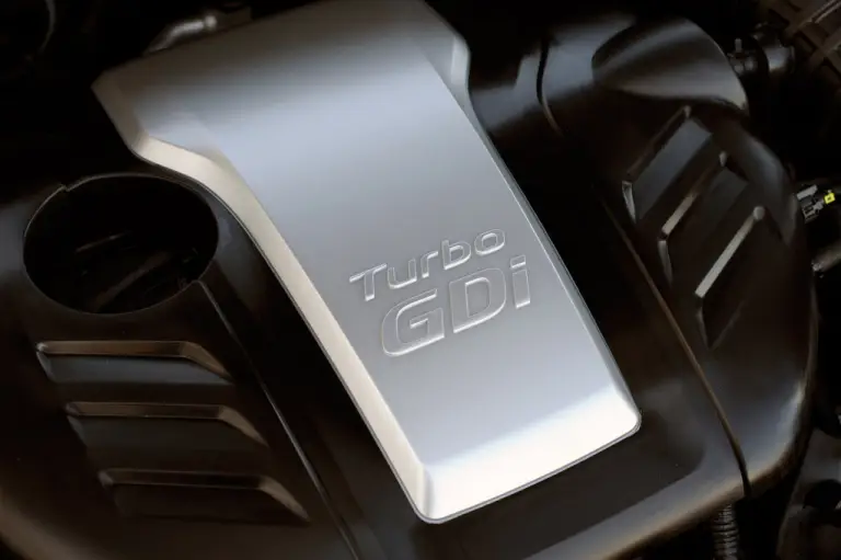 Hyundai Veloster Turbo prime immagini - 4