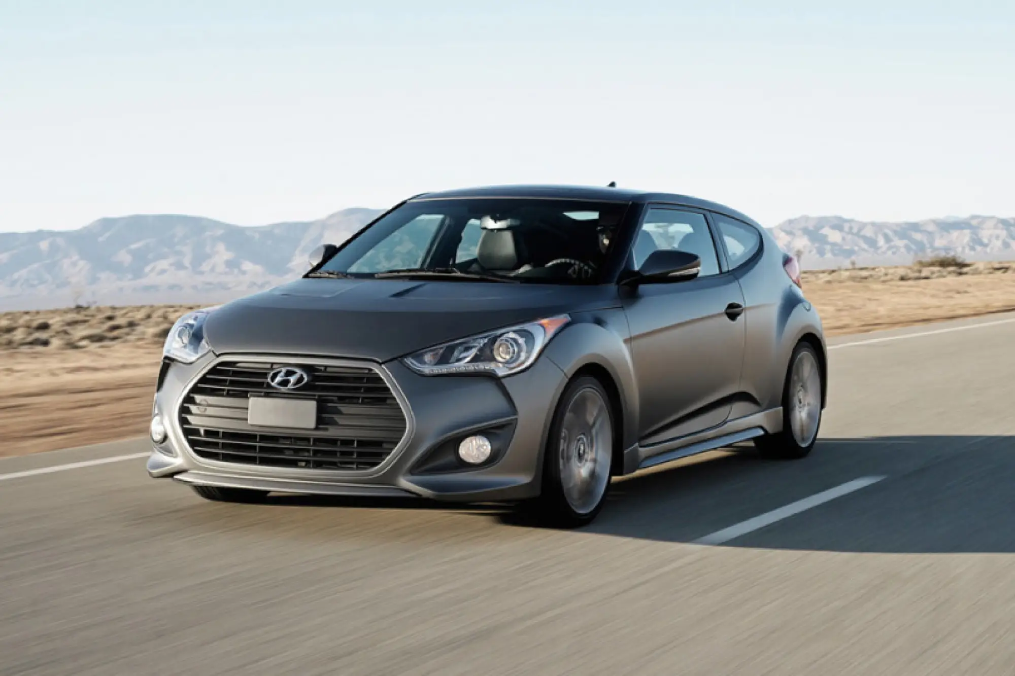 Hyundai Veloster Turbo prime immagini - 5