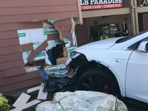 Incidente Tesla Model X