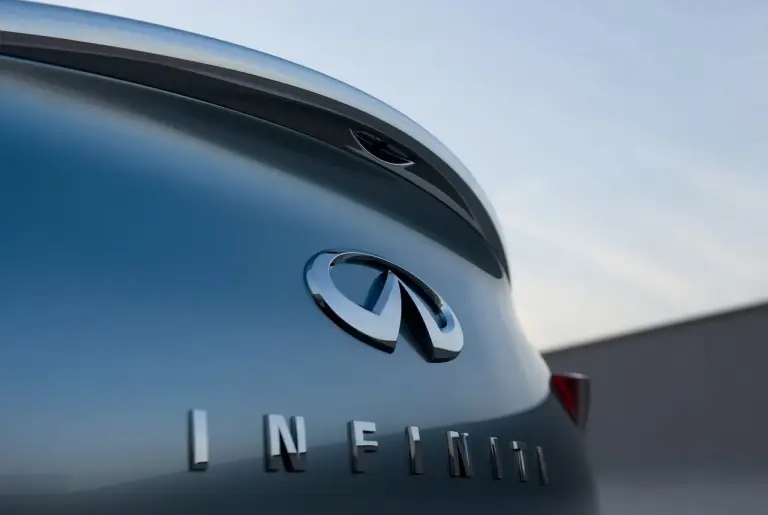 Infiniti Essence Concept - 11