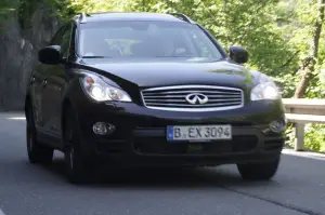 Infiniti EX - Test Drive 2012