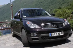 Infiniti EX - Test Drive 2012