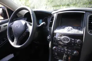 Infiniti EX - Test Drive 2012