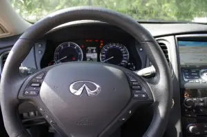 Infiniti EX - Test Drive 2012