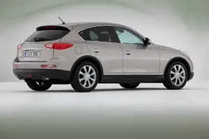 Infiniti EX30d - 2