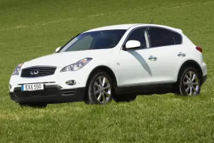 Infiniti EX30d - 7