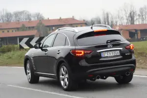 Infiniti FX 30d S - Test Drive - 8