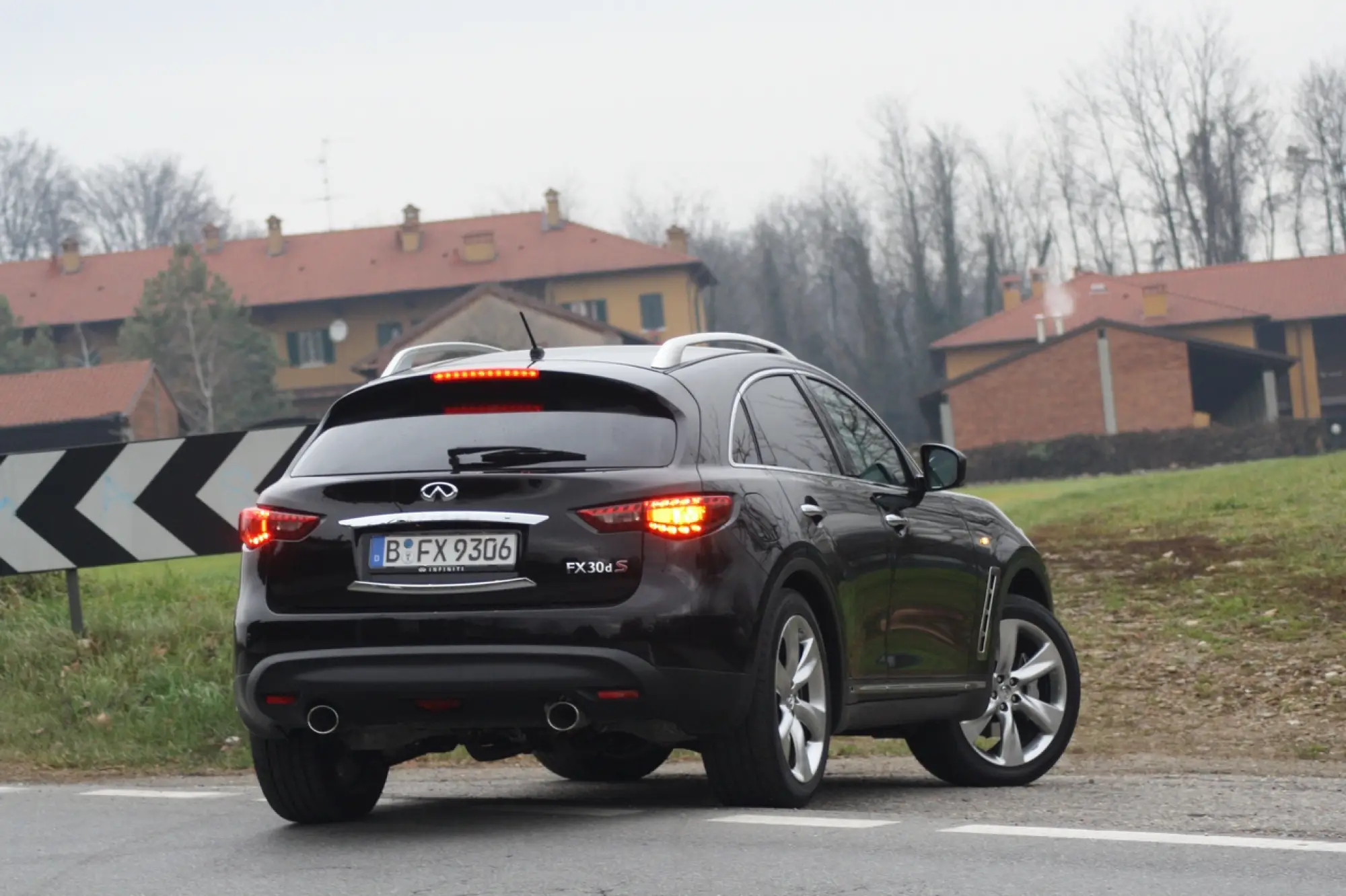 Infiniti FX 30d S - Test Drive - 11