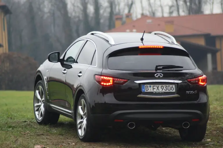 Infiniti FX 30d S - Test Drive - 26