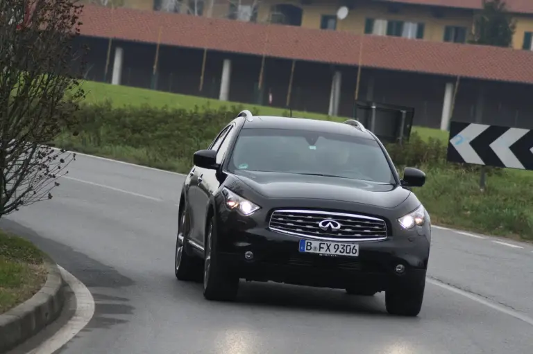 Infiniti FX 30d S - Test Drive - 96