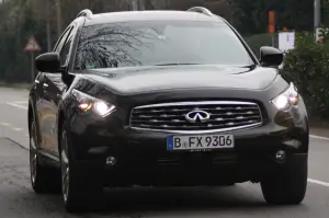 Infiniti FX 30d S - Test Drive - 98