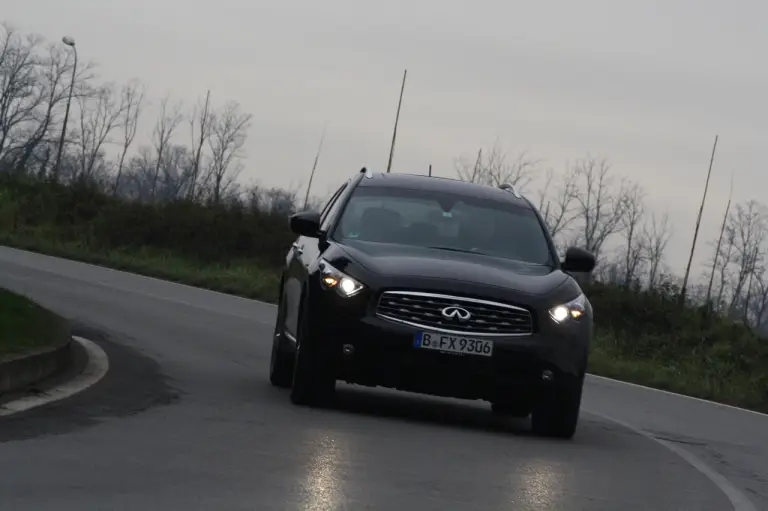 Infiniti FX 30d S - Test Drive - 105