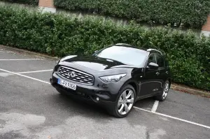 Infiniti FX 30d S - Test Drive - 95