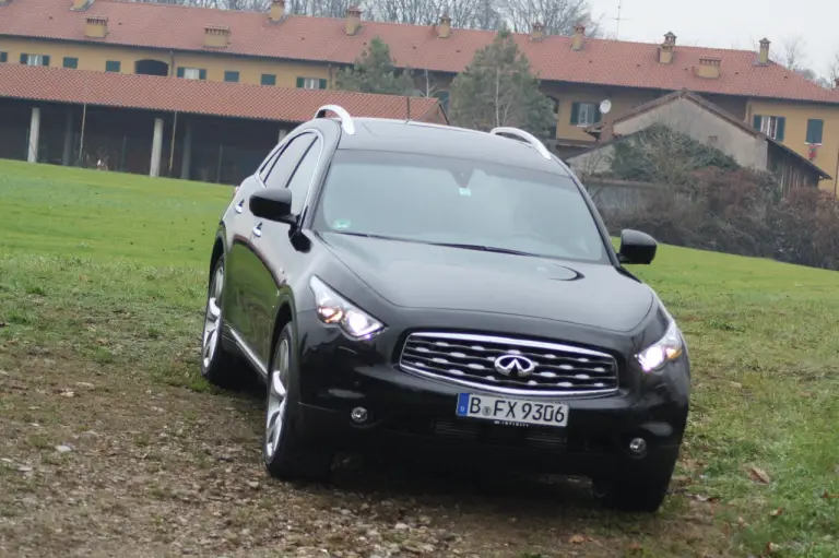 Infiniti FX 30d S - Test Drive - 124