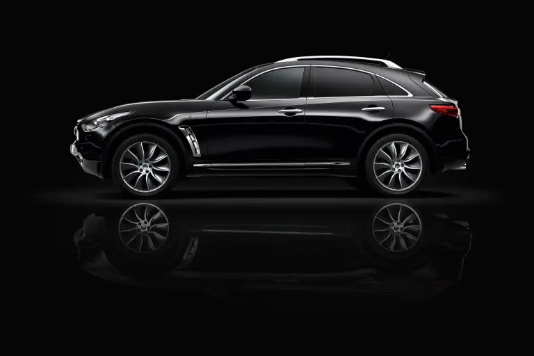 Infiniti FX Black and White Edition - 2