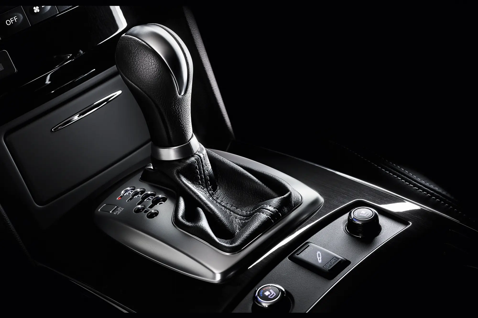 Infiniti FX Black and White Edition - 5