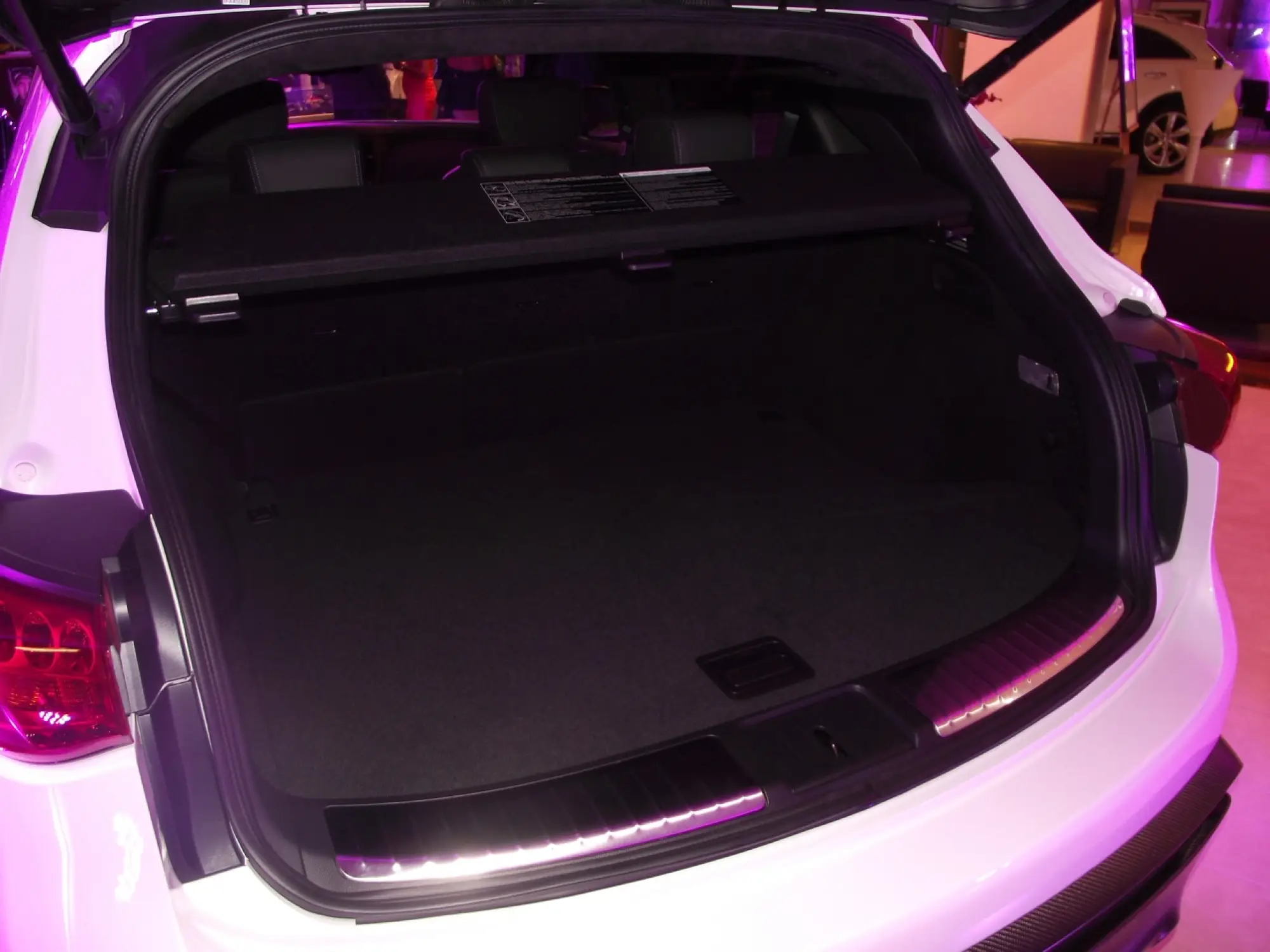 Infiniti FX Vettel Edition - Debutto a Milano - 34