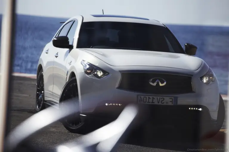 Infiniti FX Vettel Edition - 3