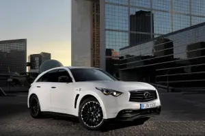 Infiniti FX Vettel Edition