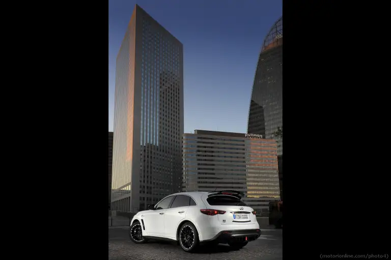 Infiniti FX Vettel Edition - 9