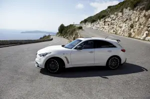 Infiniti FX Vettel Edition