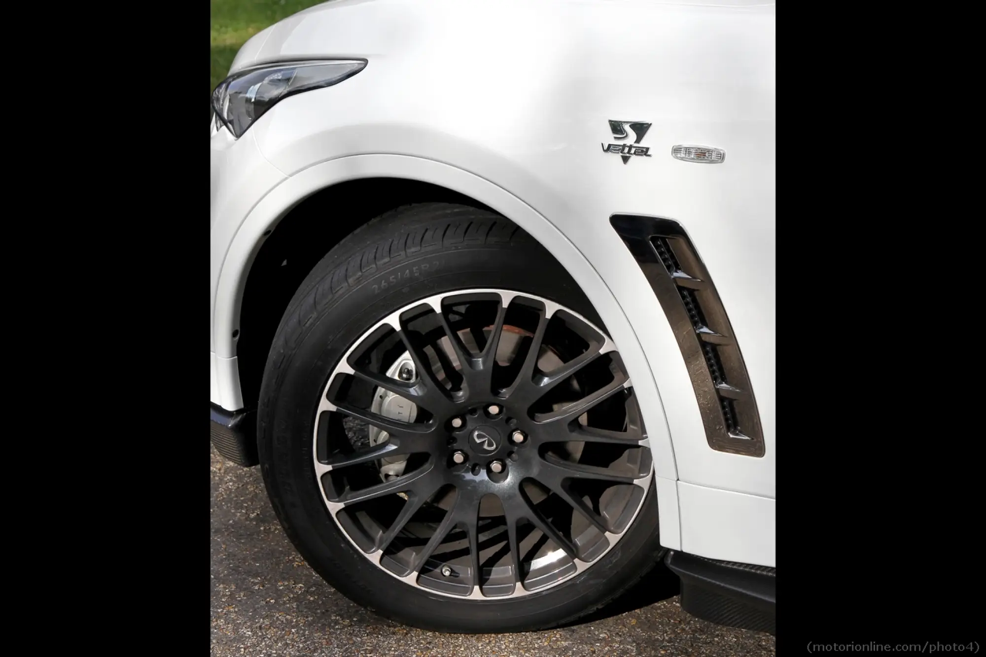 Infiniti FX Vettel Edition - 27