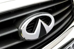 Infiniti FX Vettel Edition