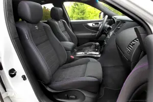 Infiniti FX Vettel Edition