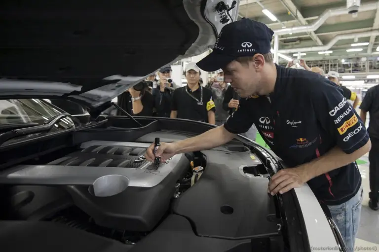 Infiniti FX Vettel Edition - 58
